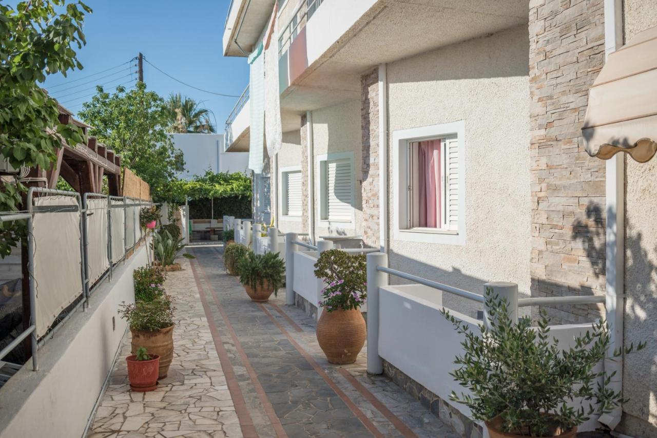 Stefanie Studios Agia Marina  Luaran gambar