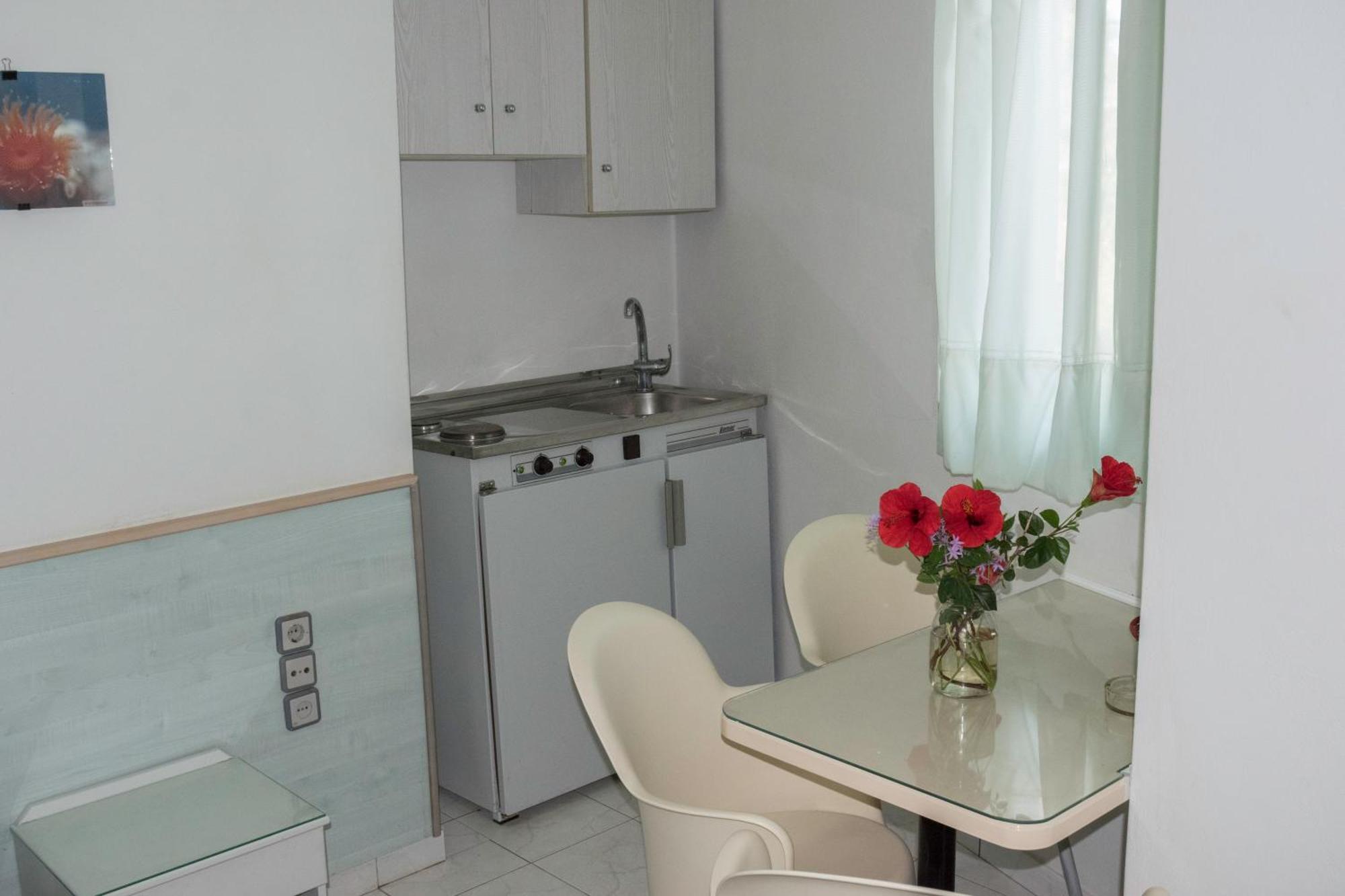 Stefanie Studios Agia Marina  Luaran gambar