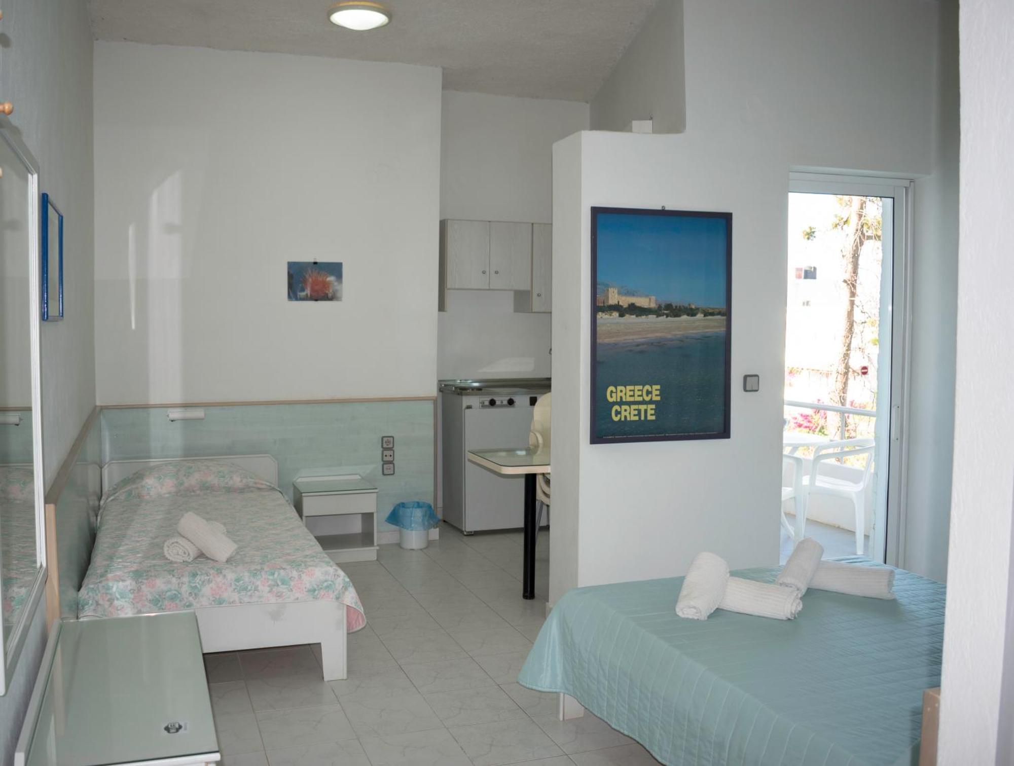 Stefanie Studios Agia Marina  Luaran gambar